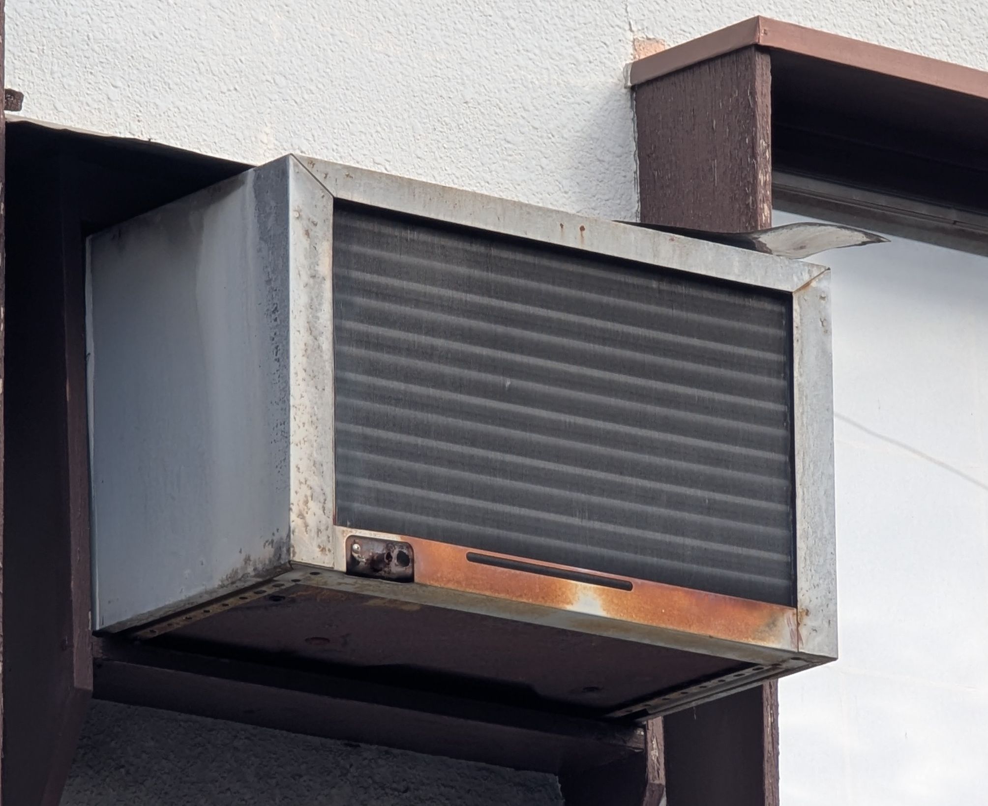 室外機 - Search / X