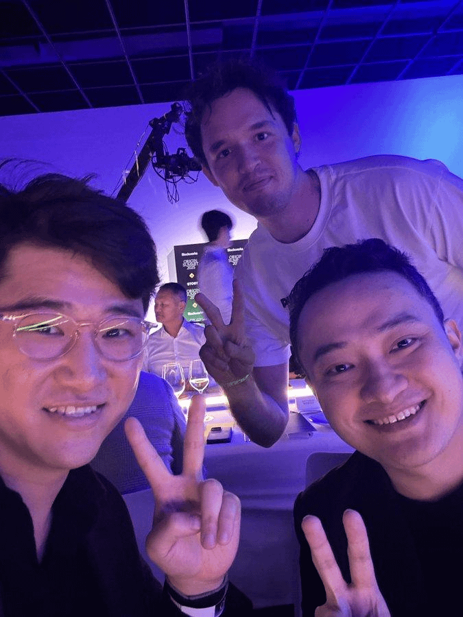 S.Y. Lee tweet media