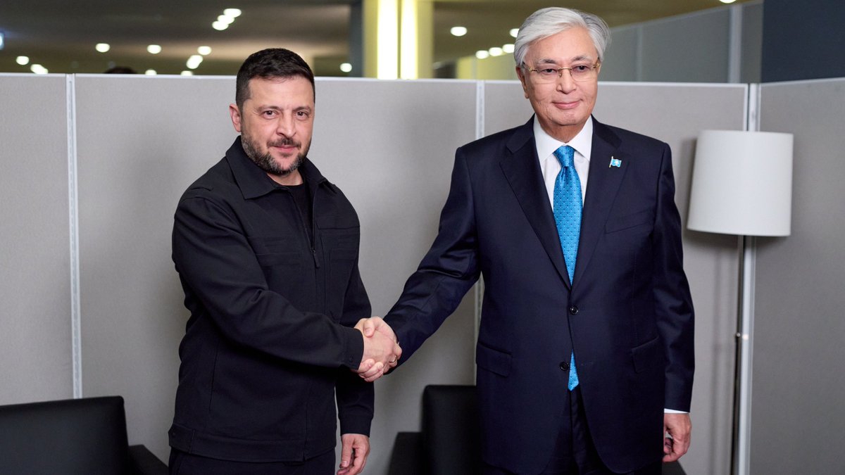 Зустрівся з Президентом Казахстану Касимом-Жомартом Токаєвим. Зараз ключове завдання – досягнення справедливого й тривалого миру, із надійними гарантіями безпеки.

Детально обговорили зусилля України, США, Європи та інших партнерів у світі для того, щоб закінчити цю війну й