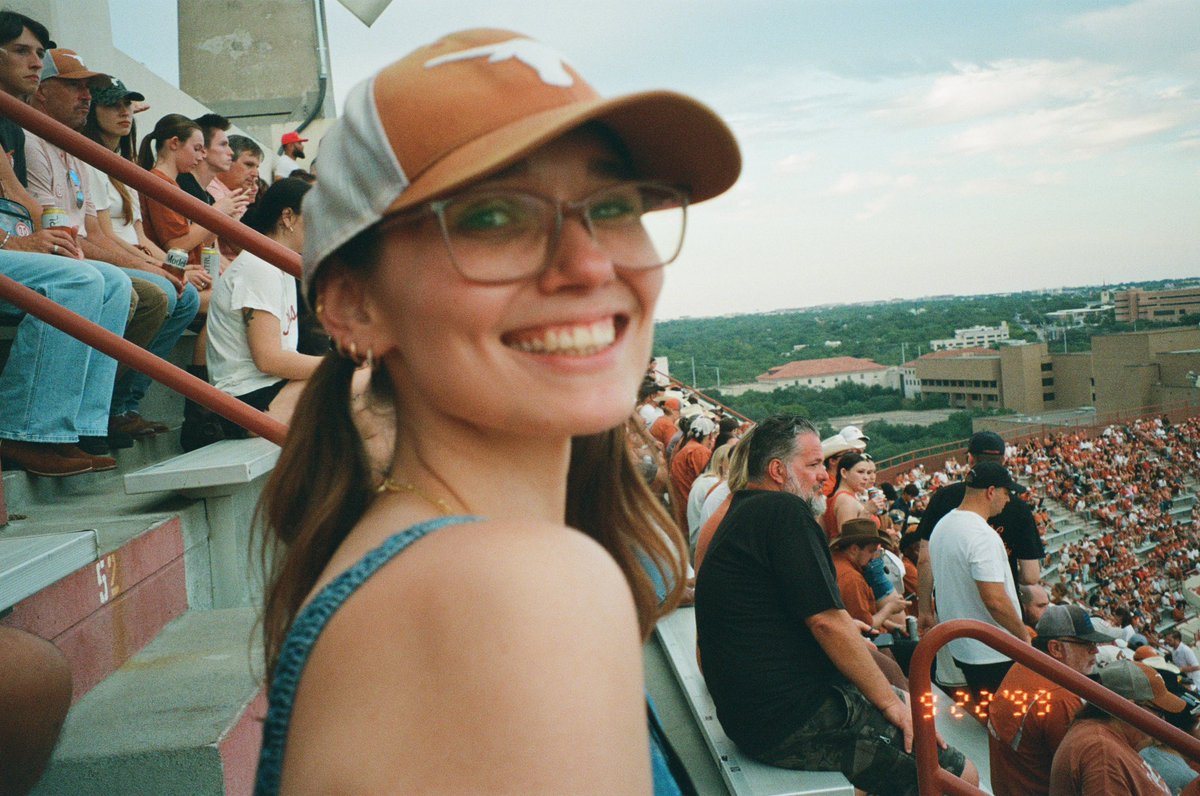 It only took more than six years in Austin, but this Texas transplant finally made it to her first UT football game!! Hook ‘em!! 🤠✨🤘🏻