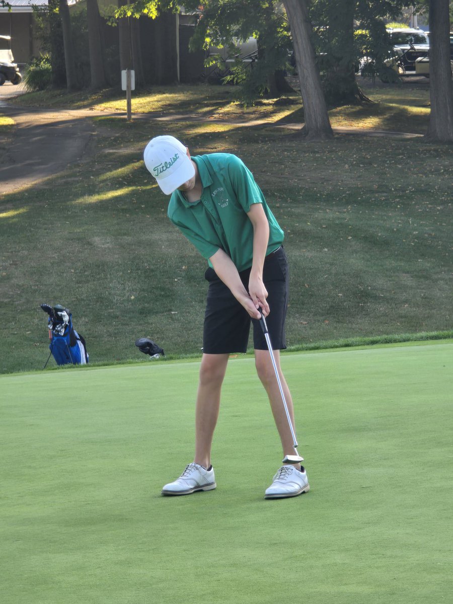 Lancer Golf defeats KE on the road today 249-272.  Sophomore Phil Monahan (pic) was medalist shooting a 3 over par 39.  Trevor Ingham had a 40, 9th grader Sammy Anthony a 41 and Brayden Anderson shot a 42.  LP now 6-1 on the season.