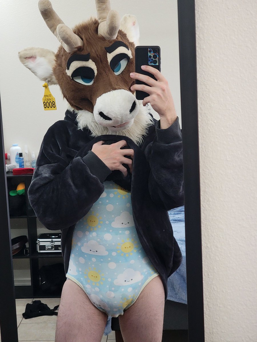 mirror selfies are weird. why is it so..distorted?