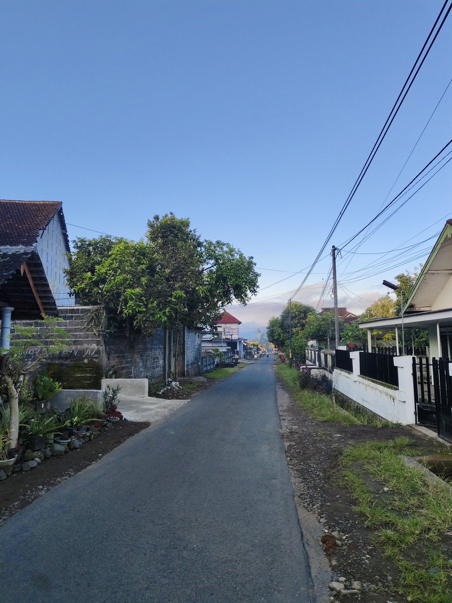 ZenitsuAgtsma's tweet photo. Banyuwangi https://t.co/c3qKURDrah