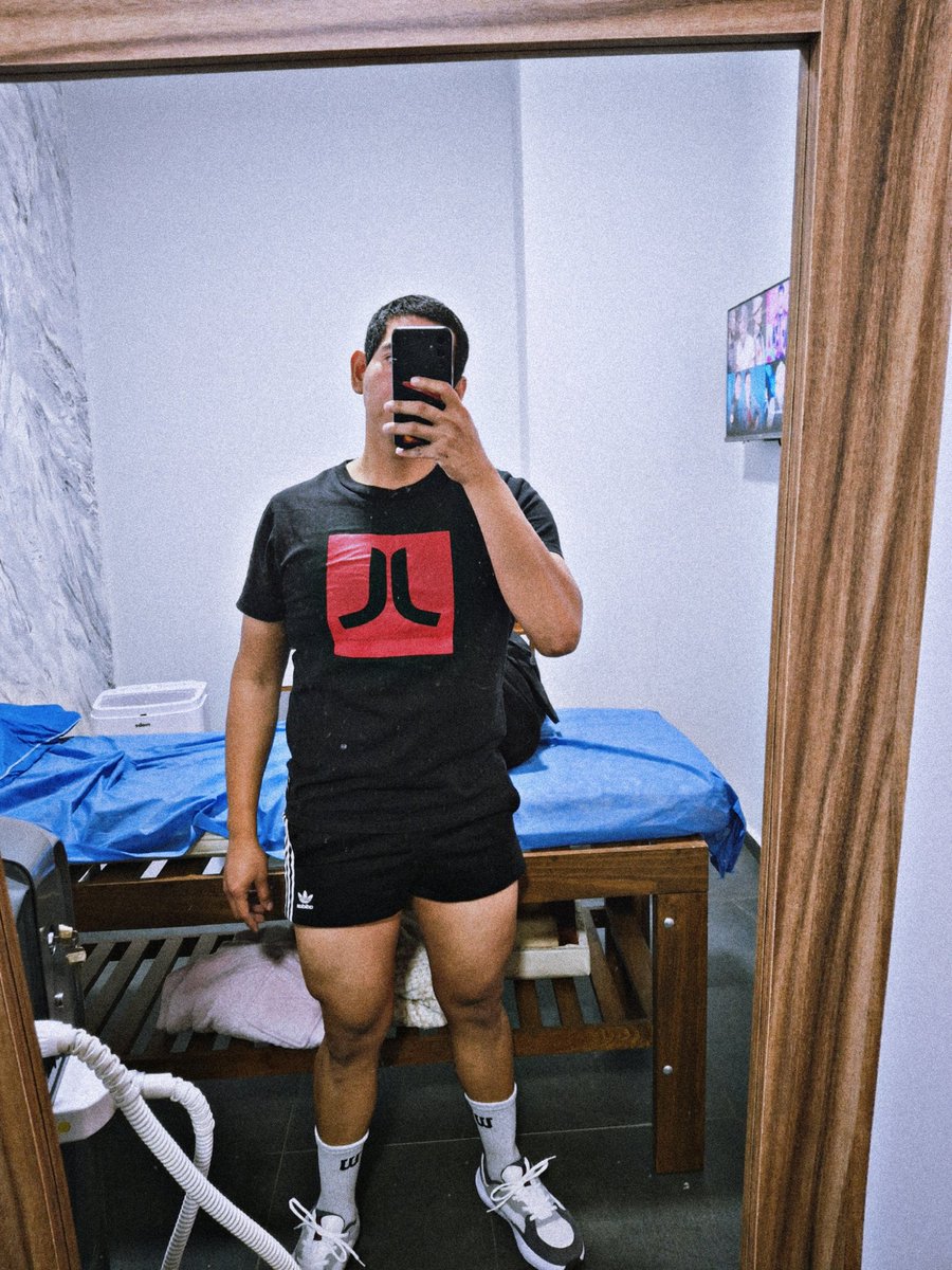 cheoveranza's tweet image. Me meto en la boca del lobo y doy la luz ✨️