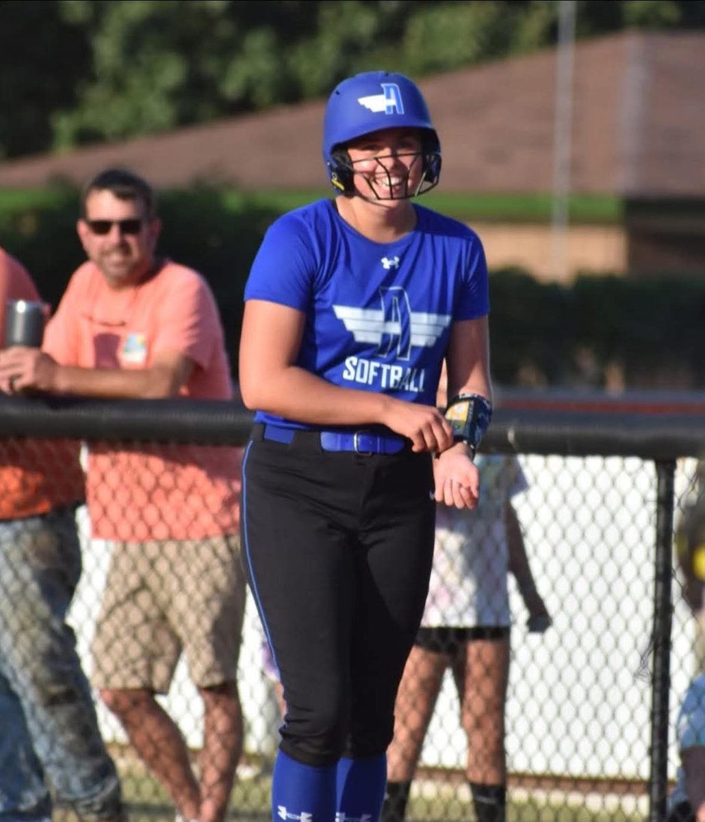 ASUNewportSB's tweet image. 💙 The smiles are in midseason form already 😎🍁 #FallBall #Team3