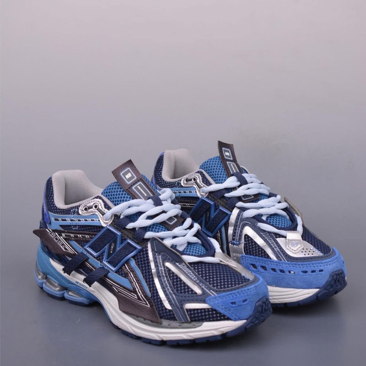 layxsnv's tweet photo. New Balance 1960 Deep Blue 🥶💙❄️🧊 https://t.co/rMBRJ7SXLe
