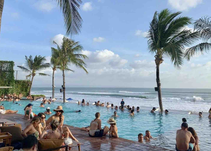 Thinking about a holiday as the end of year rapidly approaches? Here’s your chance to lock in a getaway and support a great cause at the same time! How do these sound?

🌴 9-Day Tour to Bali, Vietnam or Thailand – Choose your dream destination and enjoy a fully planned escape