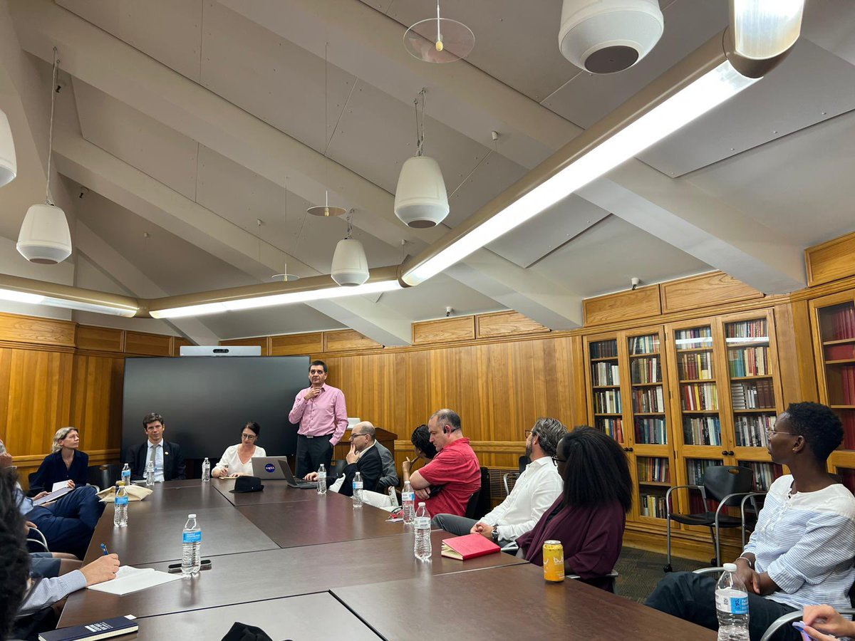 FranceinSF's tweet photo. Visite de Claire Giry, des agences @CNRS, @Inserm, @CEA_Leti, @CNES, @Ifremer_fr, @Inria et du Conseiller scientifique @DMartyDessus dans la Baie : rencontres avec l’écosystème de Berkeley, Stanford, promotion de #ChooseFranceForScience et participation à #ScienceBeyondBorders. https://t.co/usvBmRMXEE