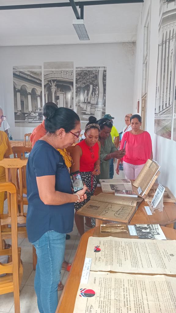ChedaAnabel's tweet photo. Encuentro  con los Diputados de la Asamblea Nacional y los trabajadores del #ArchivoHistórico de #PinarDelRío https://t.co/Fo6YwxpNGW
