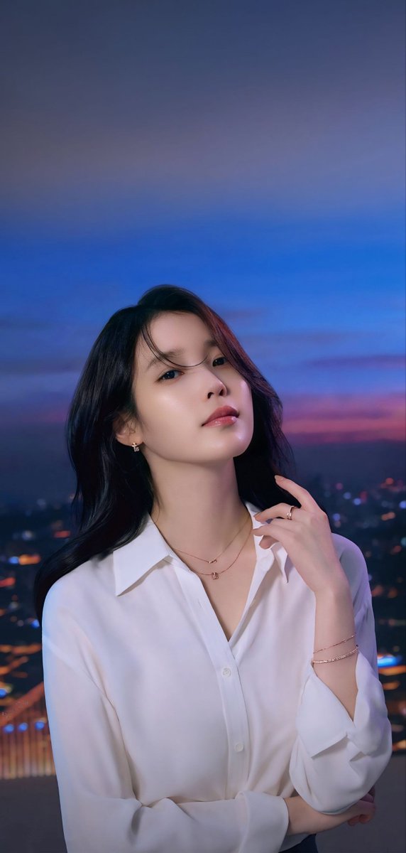 wyjc516's tweet photo. 아이유시 
IU X J.ESTINA 
text removal&amp;mobile wallpaper 
#아이유 #IU https://t.co/RPHjExa5L5