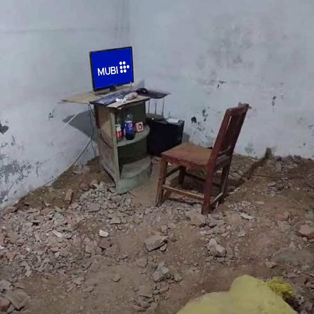 juaa4s's tweet photo. cada vez me queda menos plata de la que junte en verano para bancarme todo el año pero no  pienso dejar de pagar mubi https://t.co/CBSRtmE53b