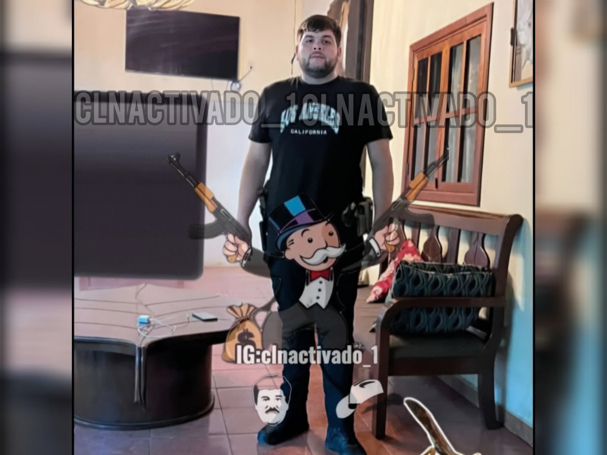 El es Aquiles Cázarez Astorga alias "Comandante Aquileo" o "Comandante Murciélago" nacido en Bastantitas, Durango quien recibe órdenes de Abraham alias "Viejo Pelón" ambos ex gente de "Ovidio el Ratón" y quienes cambiaron de facción siendo hoy gente del "Chapito Isidro".