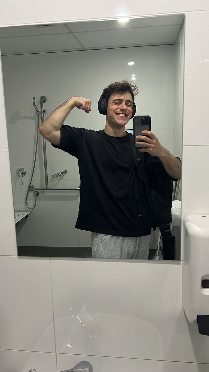 SomeNerdOnWeb's tweet image. Getting as shredded af for #pax