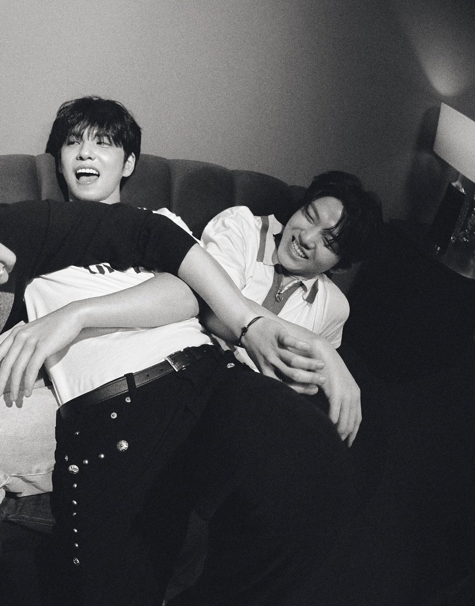 bassistadmirer's tweet photo. 250923 #DAY6 #데이식스
dazedkorea IG Post
🔗https://t.co/bY80neRBOI

HAPPY 10TH BIRTH DAY6

#Sungjin #성진 #YoungK #영케이 #Wonpil #원필 #Dowoon #도운 #Johnniewalker #JohnniewalkerBlackRuby https://t.co/Su4WGTWiGz