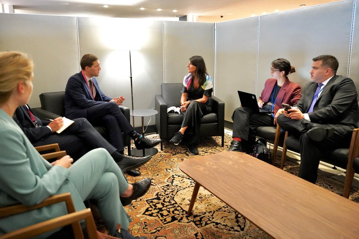 Para abordar asuntos relevantes en materia de gestión climática y ambiental, la ministra (e) <a href="/IreneVelezT/">Irene Vélez-Torres</a> sostuvo una reunión bilateral con Andreas Bjelland Eriksen, ministro de Clima y Medio Ambiente de Noruega. En el encuentro se trataron temas como:

✅ La renovación de la