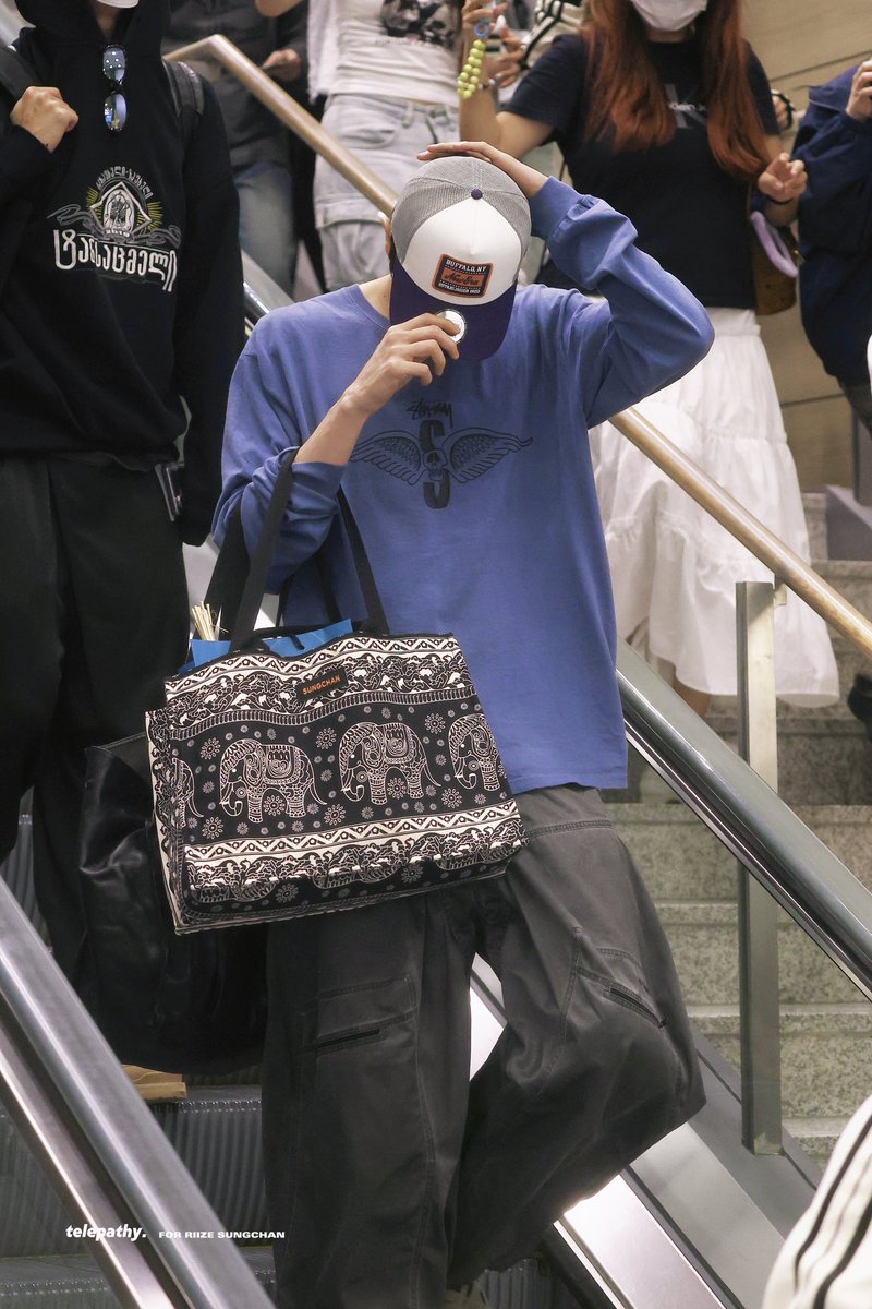 250923 푹푹 쉬세용
#SUNGCHAN #ソンチャン #성찬 
#RIIZE #라이즈