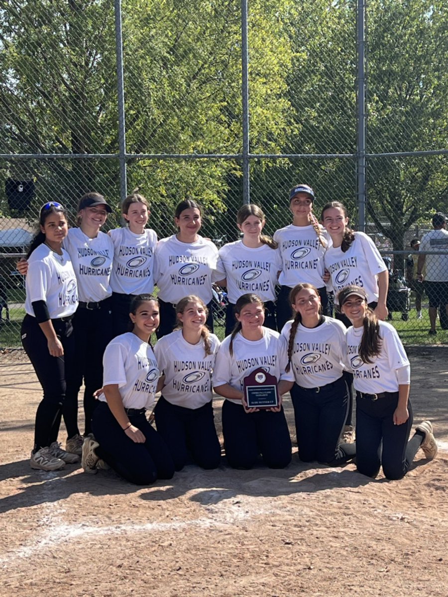 ava_decicco_21's tweet photo. Great way to start off the fall season!! New team, new memories, and USA Fall Classic Finalists💙🥎 So grateful to play alongside my sister and my amazing teammates! #keepyourfork @WHSgirlsSB @hudsonvalleyhu1 @dunysoftball @MercySoftballHC @TCNJSoftball @PeacockSoftball @MontclairSt_SB @nxt1sports @CoastRecruitsSB @CoastRecruits @SunilSportsNews @Siena_Softball @ALLNJSoftball @NJICathletics @sacredheartsb @UofSSoftball
https://t.co/GIUBqxSboI