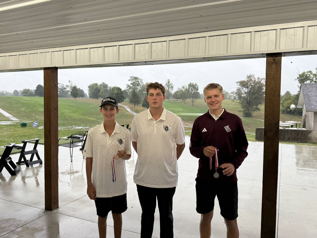 Congrats to our three players that qualified for the first round of the state tournament. 
Briton Stafford 76 finished 2nd
Ezekiel Mefford 79 finished 7th
Judah Mefford 80 finished 9th