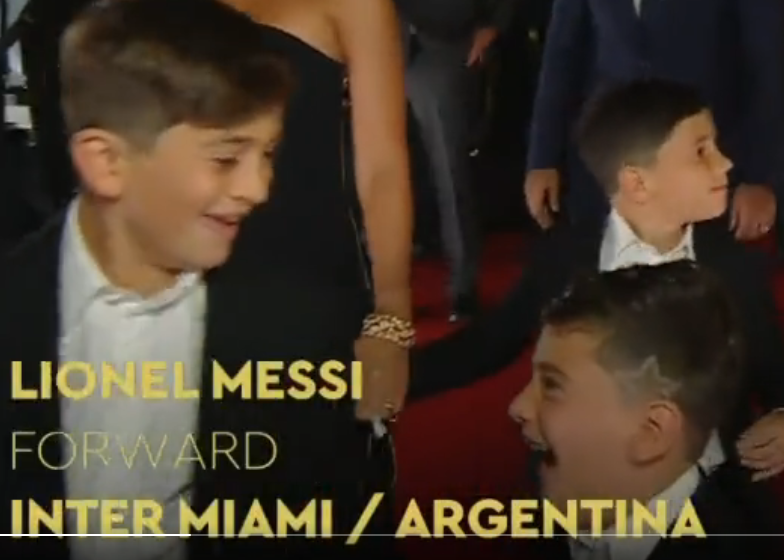 MarioGmez118's tweet photo. el hijo de Messi con el corte de la W🐐🐐 https://t.co/TRB9nKoKZg