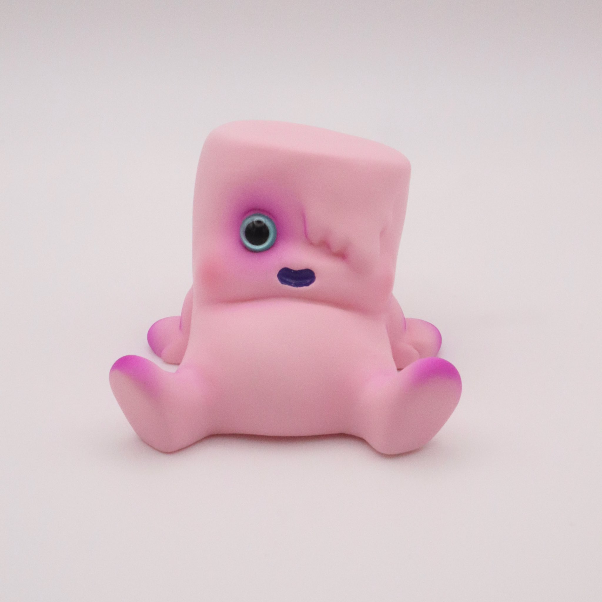 Art Studio「SHOT！」ゾンベアプチ 魔法薬ver. ピンク ソフビ Art Studio「SHOT！」ゾンベアプチ 魔法薬ver. ピンク ソフビ