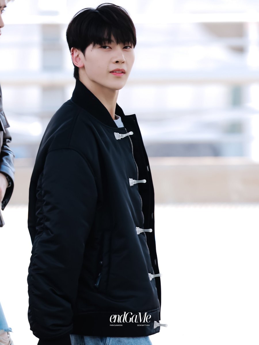 ENDGAME52's tweet image. 250918 ICN 🛫

#박건욱 #석매튜 #맽박즈 #PARKGUNWOOK #SEOKMATTHEW  #MATTPARKZ #ZEROBASEONE    #제로베이스원    #ZB1