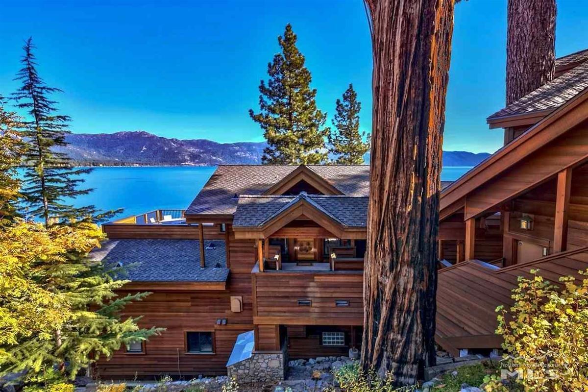 ElleLivingHomes's tweet photo. Across all six counties, the median sales price for single-family homes is $549,000. https://t.co/DfxFJoqDHm https://t.co/KTjLv7D8vO