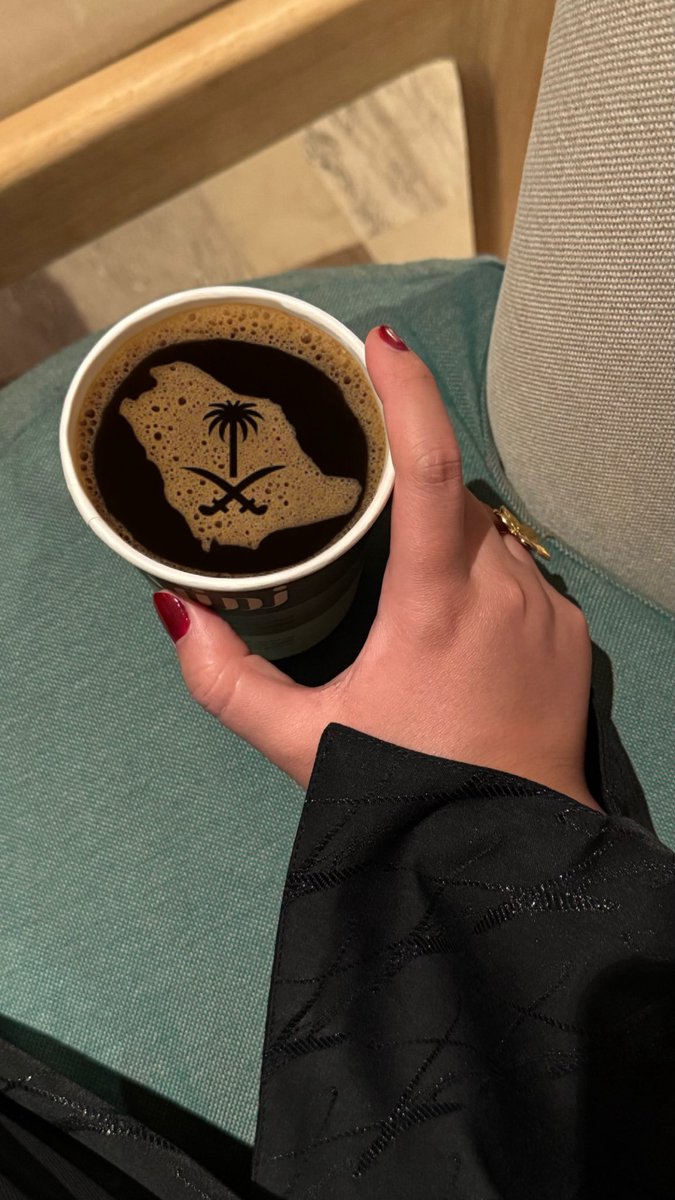 _re9i_'s tweet photo. من عامنا الاول الى الخامس وتسعين
 توقف لنا الأمجاد صبح وعشيه🇸🇦💚

#اليوم_الوطني_عزنا_بطبعنا
#اليوم_الوطني_السعودي95 https://t.co/Sdg5J47rPg