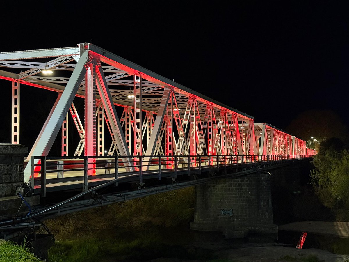 Enmarcado en la Semana del Corazón 2025 ❤️ 
Así luce nuestro puente de Piedra Alta.