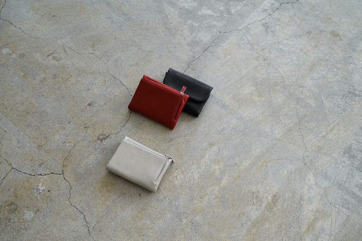 【ご購入のお客さまレビュー】
★★★★★　5点満点
グリーングレイを買いました。肌触りがよくて気持ちいい。三つ折りで小くなるけれど、収納力があり重宝しています。開けやすくて閉めやすいです。これからどんどん使います　　
<a href="/mochi_20181106/">Mochi</a> 
store.palm-jpn.com/p/reviews?revi…

store.palm-jpn.com/c/palmmaison/2…