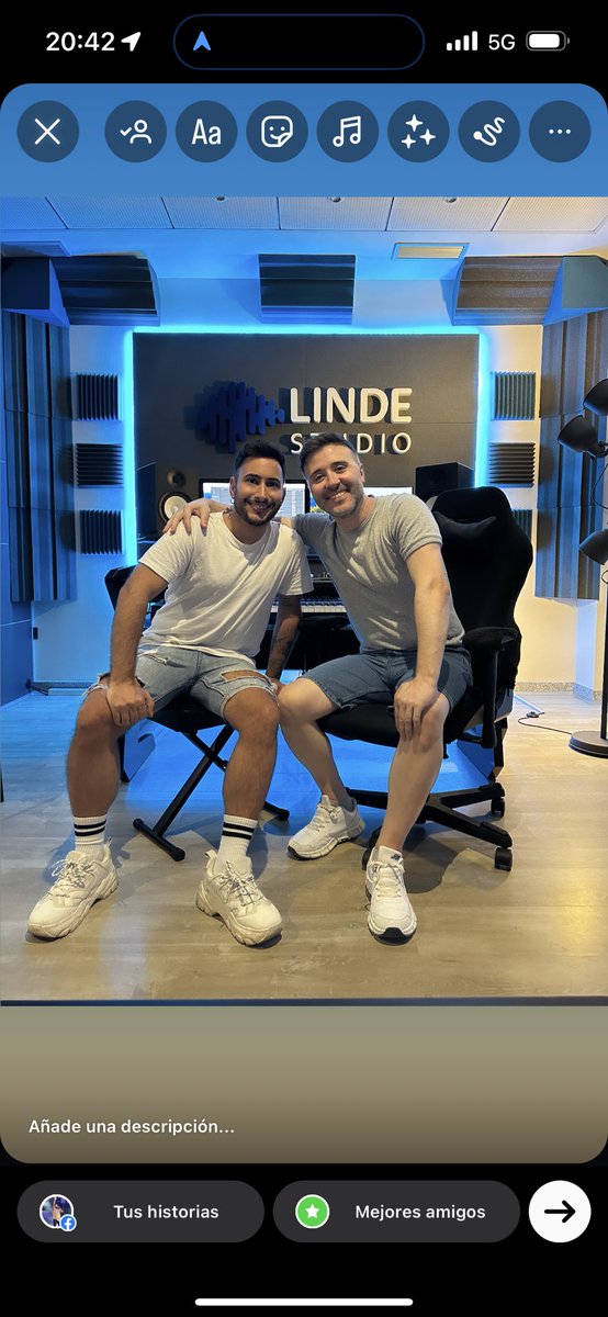 hector__Mira's tweet photo. Día de trabajo con el mejor!!
Se viene… se viene….
@MiguelLinde ❤️
#BenidormFest #BenidormFest2026 #arte #musica #cantante #productor #compositor https://t.co/3pNVm5dP4L