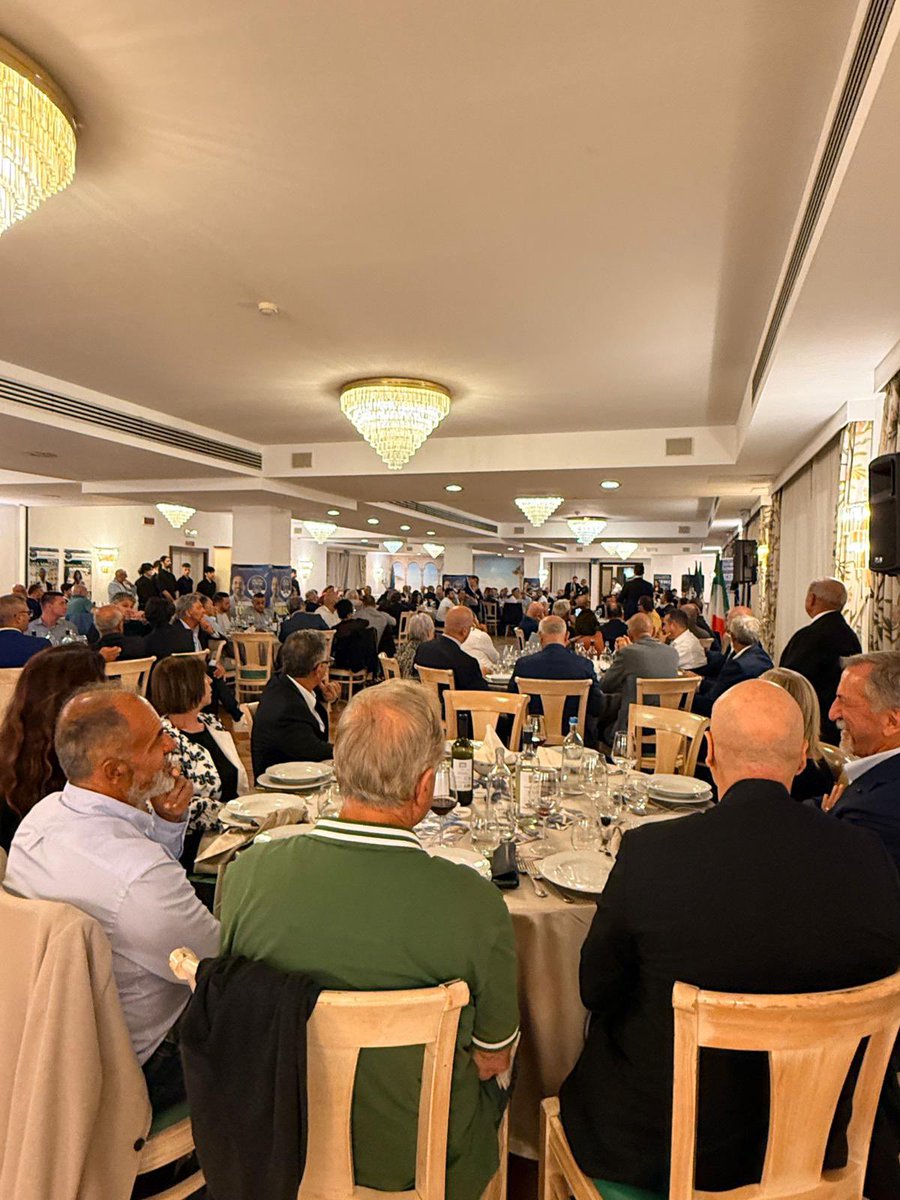 Entusiasmo e straordinaria partecipazione a Grosseto per Arianna Meloni, al fianco di Alessandro Tomasi nella corsa alla presidenza della Regione Toscana. Arianna autentica e carismatica ha dato vera carica alla campagna elettorale: Fratelli d’Italia è pronta al cambiamento 🇮🇹