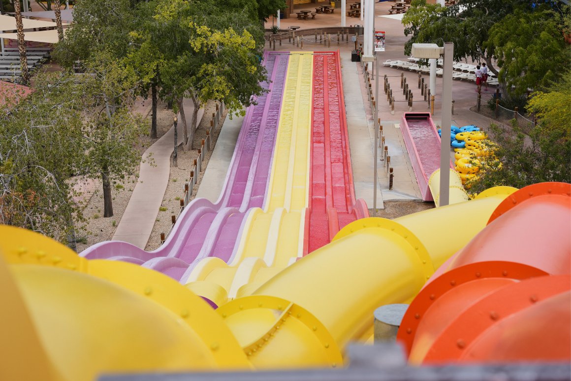 SF_HHPhoenix's tweet photo. ☀️ Hurricane Harbor Phoenix has one last weekend to splash!

📅 September 27 &amp; 28 from 11 am to 5 pm.

🎟️: https://t.co/HMQGLPcZ3V https://t.co/I9leOQ3VS5