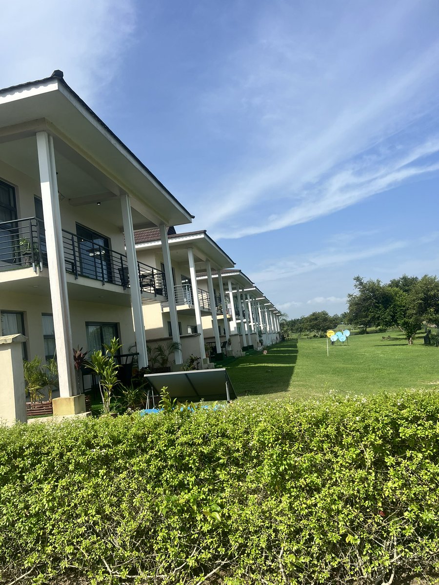 That place is lovely. Even the clubhouse looks like you are at a PGA tournament. Took these last year.