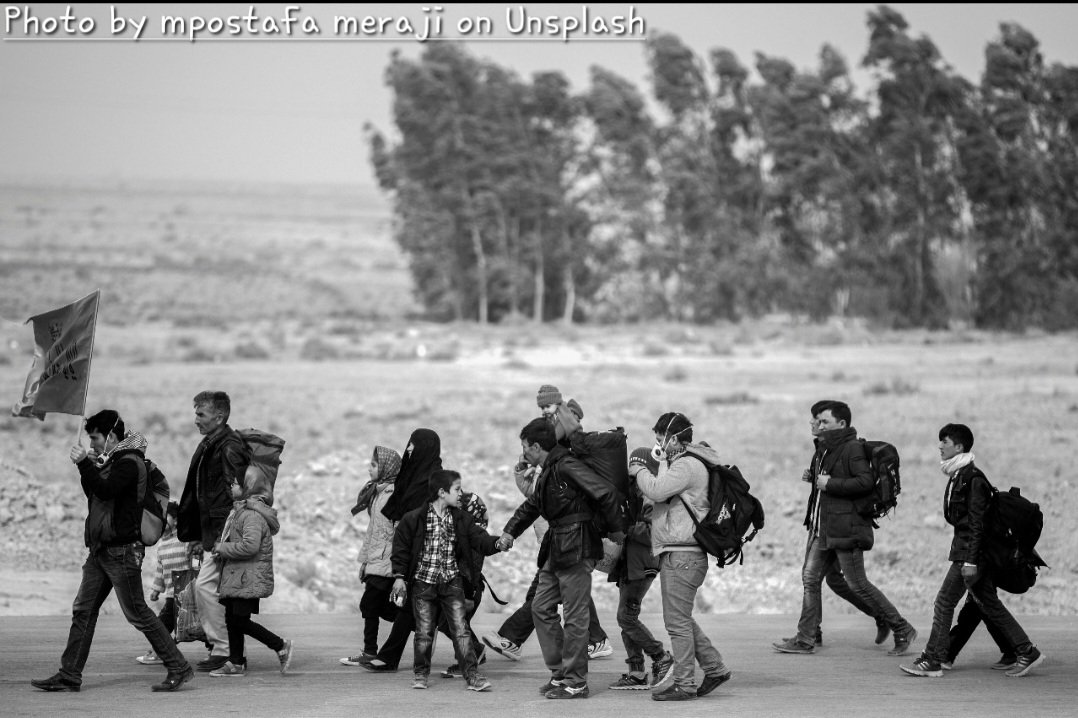 RedesMigrantes's tweet photo. Migrar no es solo moverse: es enfrentar trámites, empleos precarios, discriminación y desarraigo.
Aun así, l@s migrantes aportan cultura, trabajo y resiliencia.
Construyamos puentes, no muros. 🌍✊
#MigrarEsUnDerecho #RedesMigrantes https://t.co/NPs63NexRF