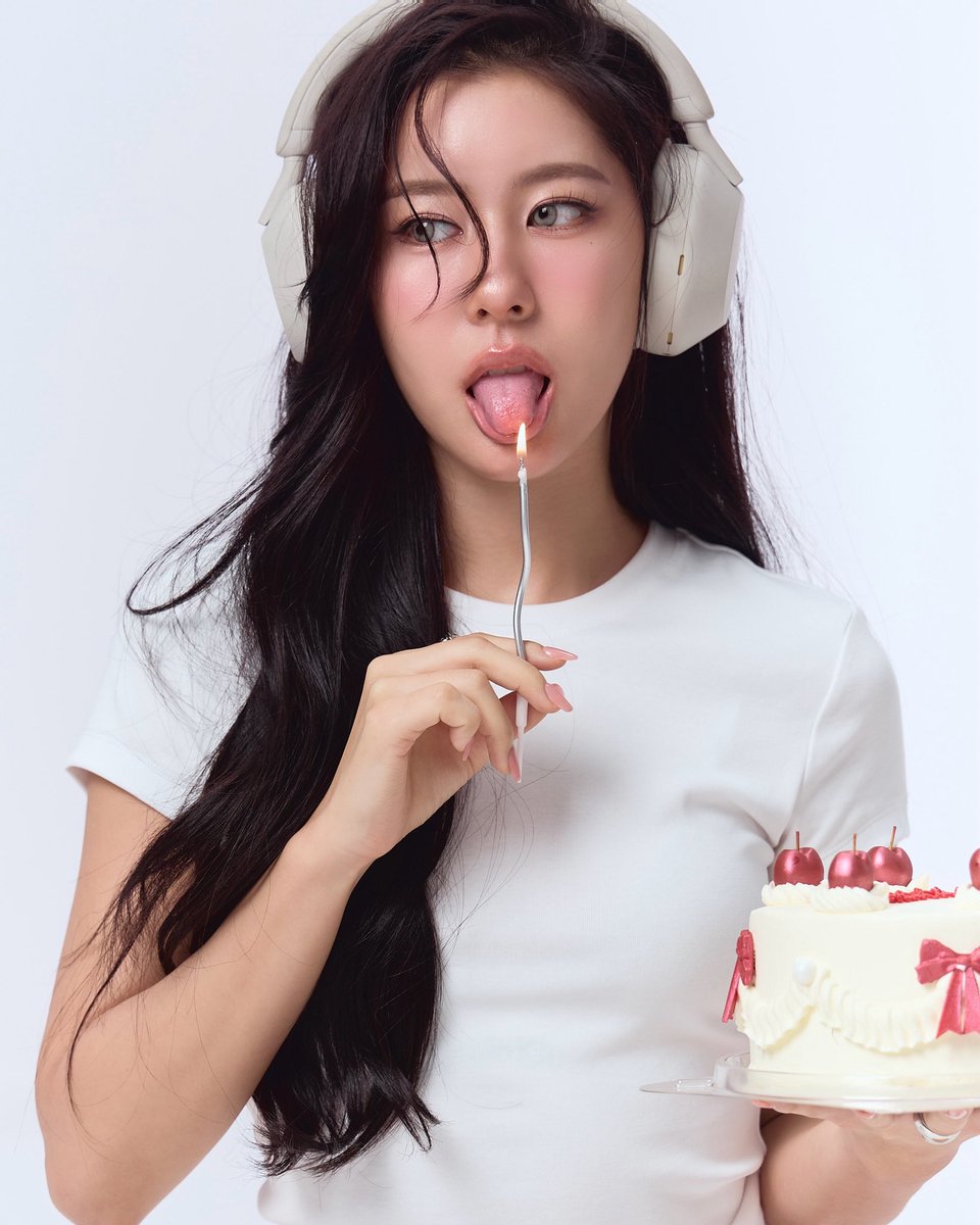 Ciize155cm's tweet photo. Birthday rules :
Calories don’t count today😜🎂

#26thCiizeDay https://t.co/QSE5IkvDnU