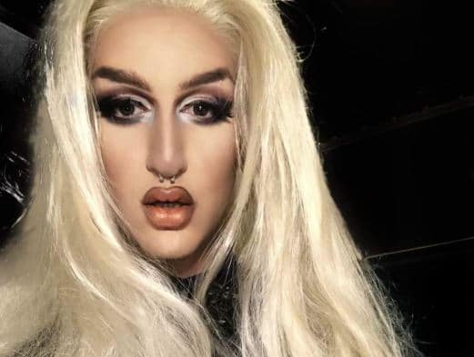 Junge Transsexuelle auf der Suche nach Spaß: Hi ich bin Maya, seit meinem 12 Lebensjahr lebe ich als Frau . Durch die richtige Hormontherapie hat sich mein Körper nach der Pubertät meinem […] dlvr.it/TNDhPs