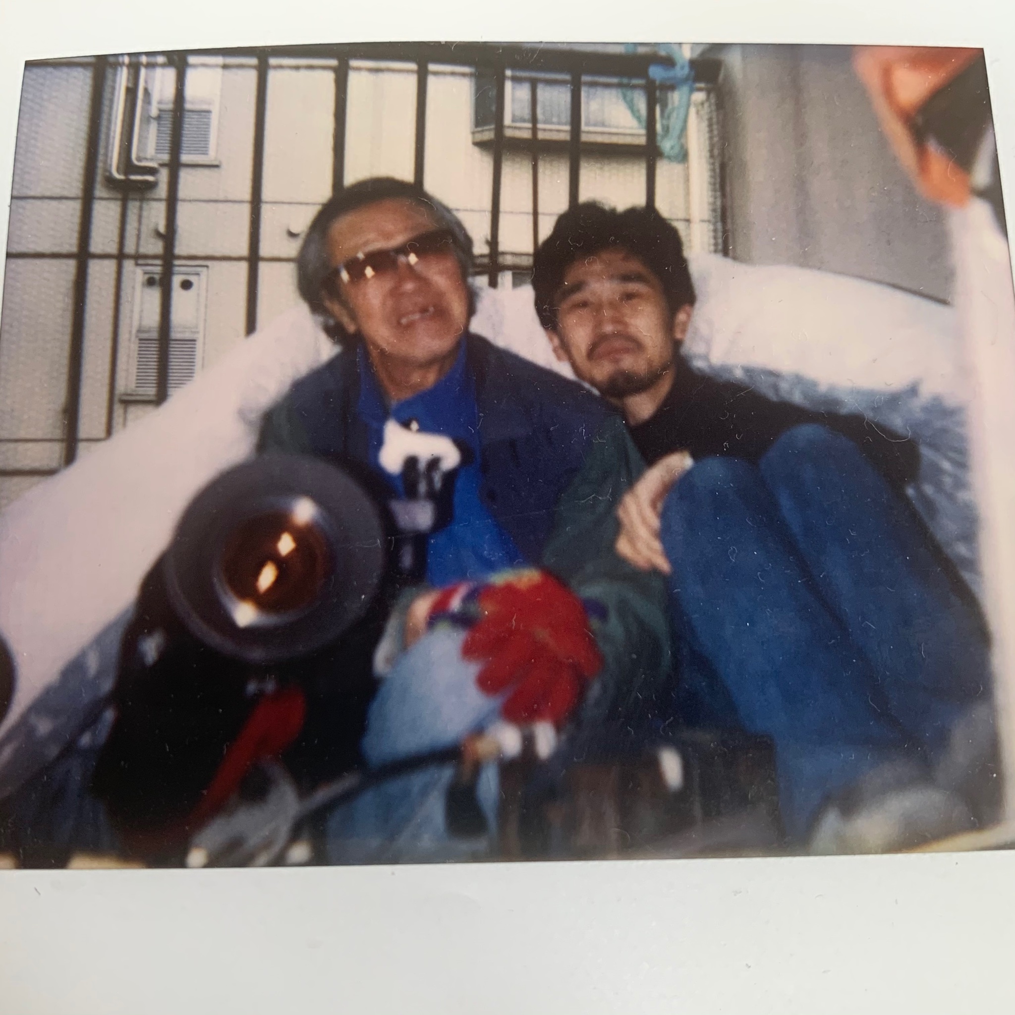 映画『SHARING』篠崎誠監督 DVD サイン入り 13日（土）映画『SHARING』篠崎誠監督来校、公開特別講義