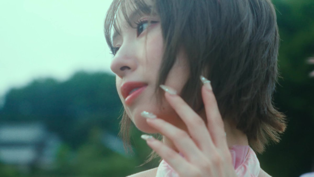 最近のお気に入りシーンは『迷っちゃうわ』 のこちら🤍なぜならば心の友がめちゃ褒めてくれたから、鼻を（笑）みんなでメジャー5周年一緒に盛り上げて行こう🎶 #フィロのス_メジャーデビュー5周年