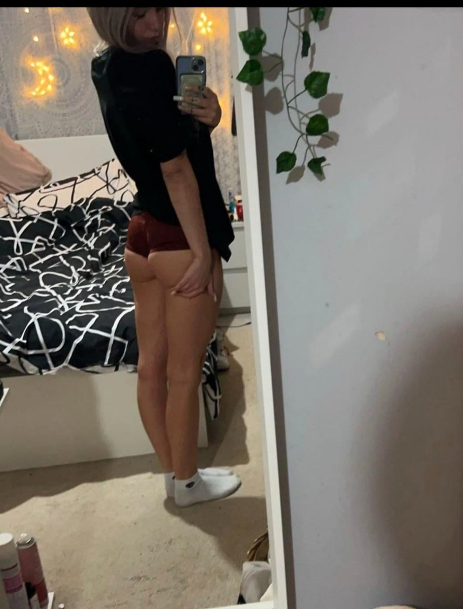 virginialust's tweet photo. My friend wants you to rate her 1-10 https://t.co/2SZwZSV6ny