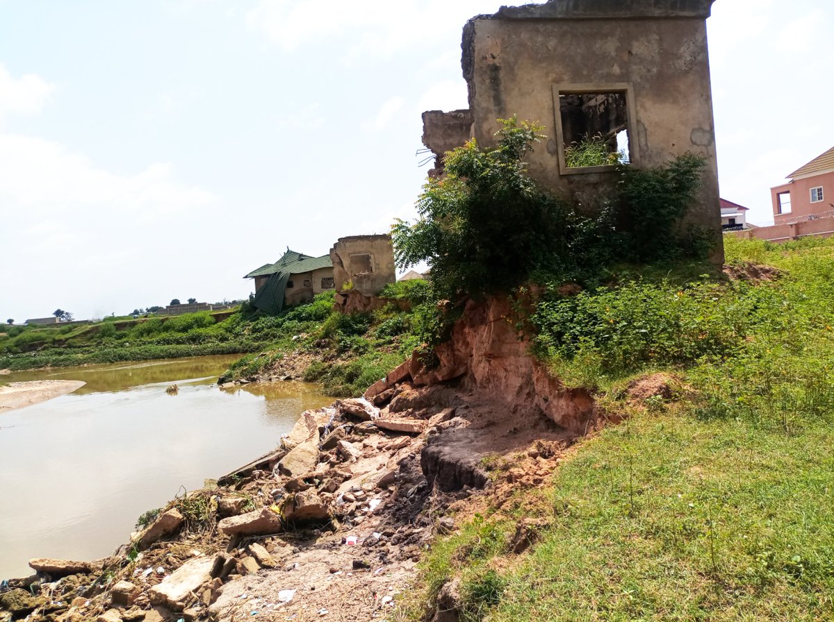 NEWMAP_NIGERIA's tweet photo. Ahead of the project launch, the FPMU delegation led by Engr. Anda Ayuba Yalaks, National Project Coordinator NEWMAP-EIB, visited Kano State. 🌍
Guided by State Project Coordinator, Mr. Hamza Gambo Dahir, the team carried out on-the-spot assessments of key erosion sites 1/3 https://t.co/a788CLYLgO