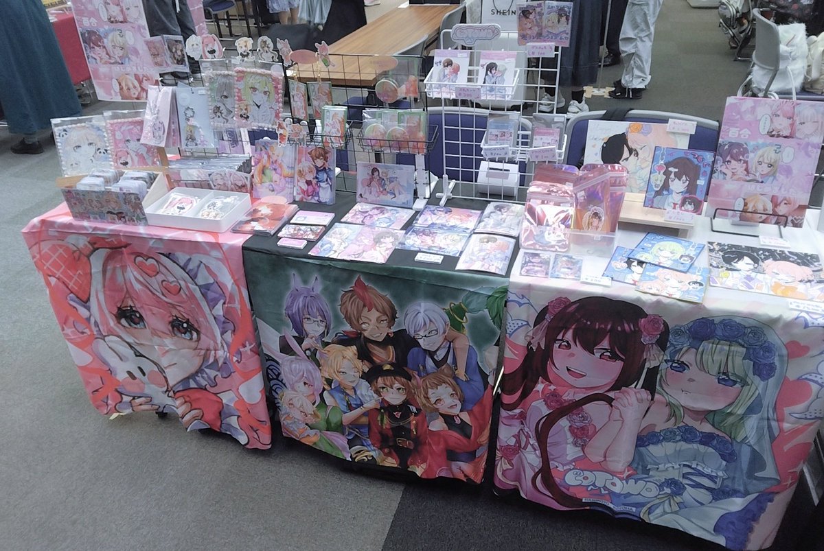 #そうさくマーケット
準備完了です~♡
合作本1番左側です!!