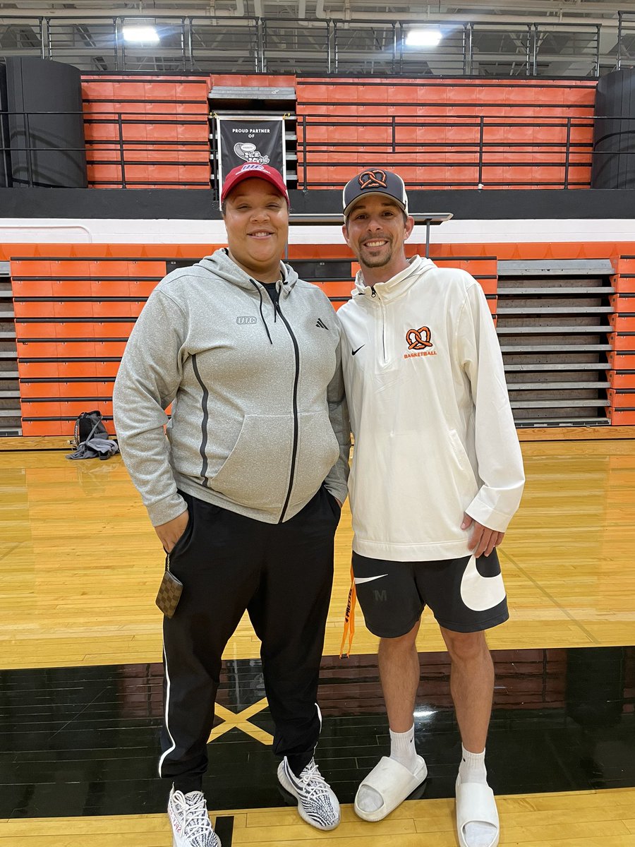 Freeport Girls Basketball (@ladypretzbb) on Twitter photo We would like to thank <a href="/UIC_WBB/">UIC W. Basketball 🔥🏀</a> for stopping by Pretzel Country to check out open gym this evening! We would like to thank <a href="/UIC_WBB/">UIC W. Basketball 🔥🏀</a> for stopping by Pretzel Country to check out open gym this evening!