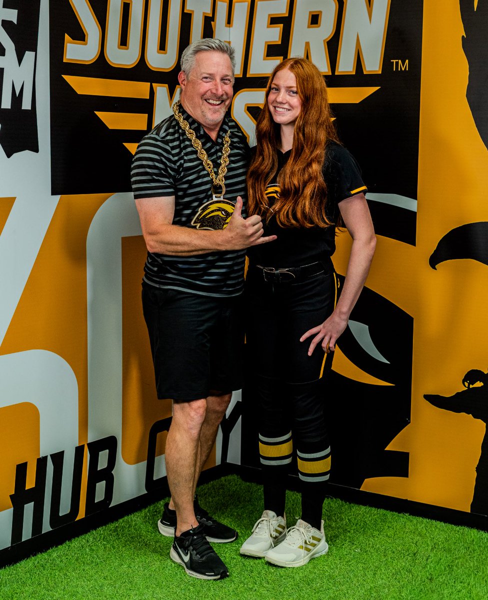Csherwood2027's tweet image. Can’t wait for the next 4 🦅🖤💛
@NataliePooleUSM @ElzeyMatt @PeytonElzey11 @ctosh01 @SouthernMissSB @UnityTJ2027