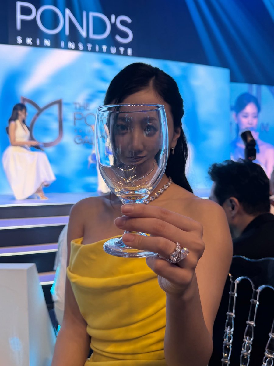 JIHYOBRAZIL's tweet image. JIHYO postou isso aí no Instagram. 😅