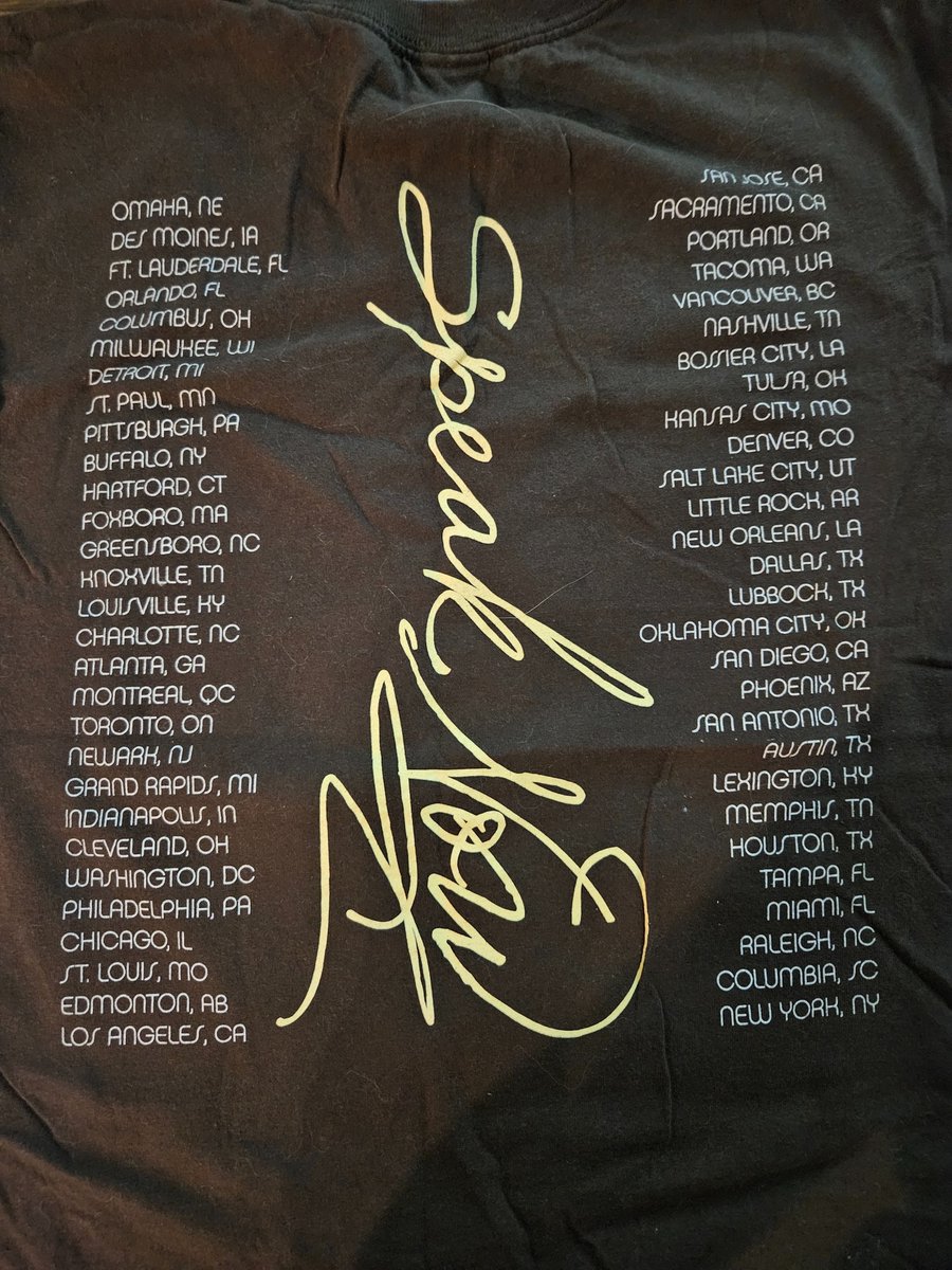 katipaige1's tweet photo. OMG OMG OMG I FOUND MY SPEAK NOW TOUR SHIRT!!! #speaknow @taylornation13 @taylorswift https://t.co/2u9PpcSZdT