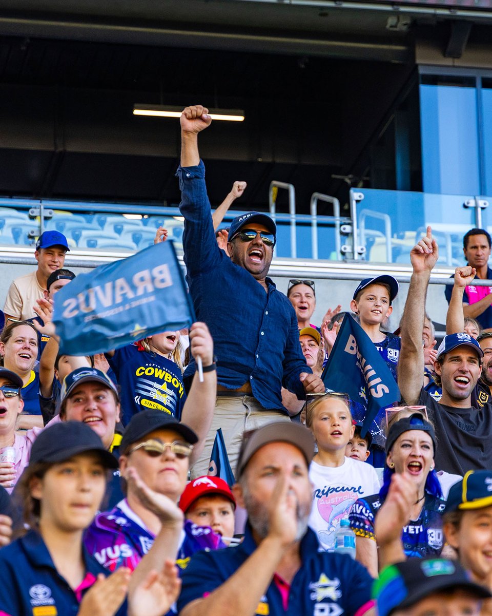 Big love at home 💙💛