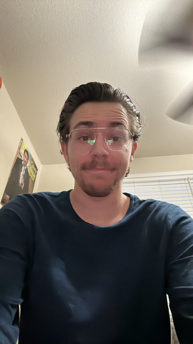 TCardcast's tweet image. Does anyone else make this dumbass face when they take selfies or am I just “special”