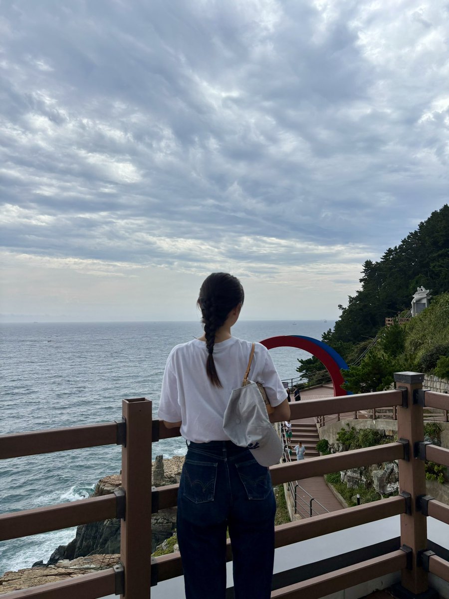 uqaqlu's tweet photo. 釜山の自然スポット📍태종대 (テジョンデ)
南浦からタクシーで約30分でアクセスの良さ&amp;綺麗な景色が続く全長4.5kmのハイキングコース🌿🌊
展望台で食べるトッポギ、ホットクも「韓国ならでは」を感じられて最高🇰🇷 https://t.co/bJn8zgJlRi