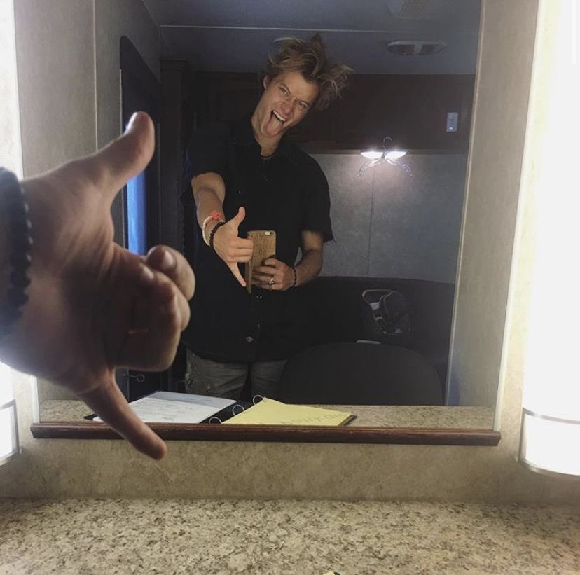 I can’t explain it but this is jj taking pictures of himself on kie’s phone do you see it