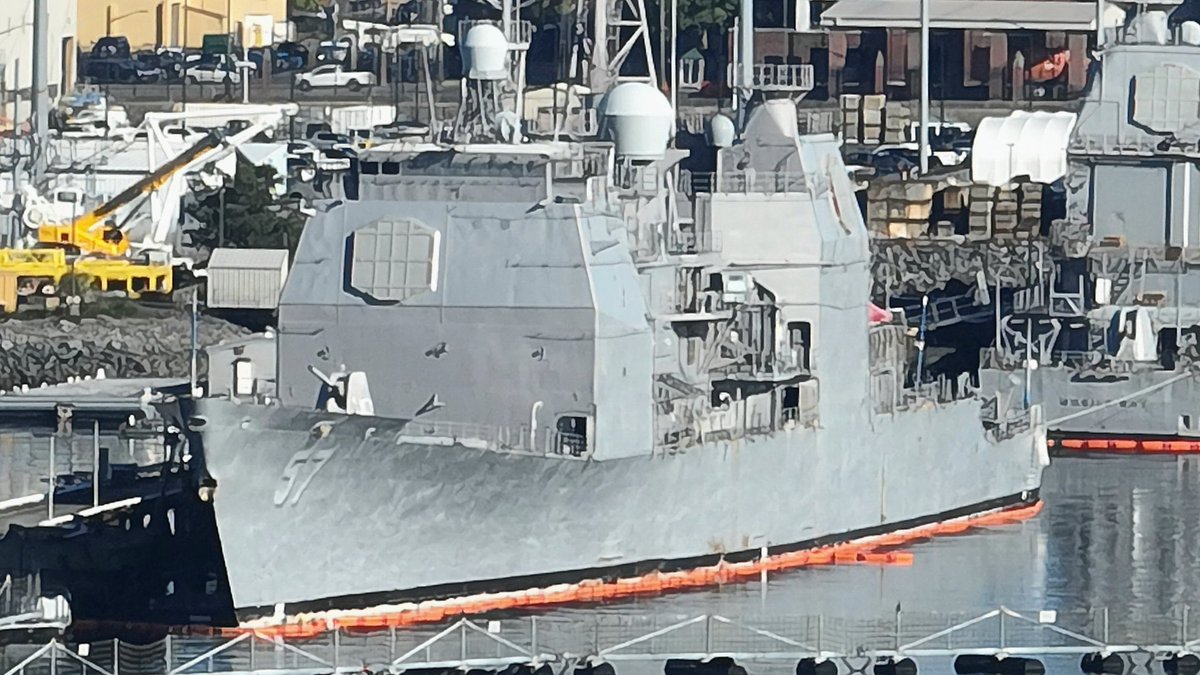 WarshipCam's tweet photo. Vessels at the Naval Inactive Ship Maintenance Facility at Puget Sound Naval Shipyard in Bremerton, Washington - September 22, 2025 

- USS Bunker Hill (CG 52) Ticonderoga-class guided missile cruiser
- USS Mobile Bay (CG 53) Ticonderoga-class guided missile cruiser
- USS Lake Champlain (CG 57) Ticonderoga-class guided missile cruiser

SRC: TW-@BulletOneOneTwo